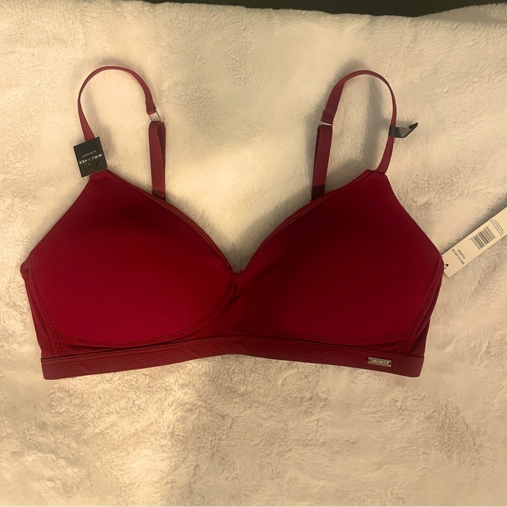 NWT Tahari wire-free bra size 38C color burgundy